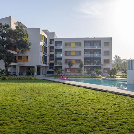 Saavi Suites Daman Exterior foto