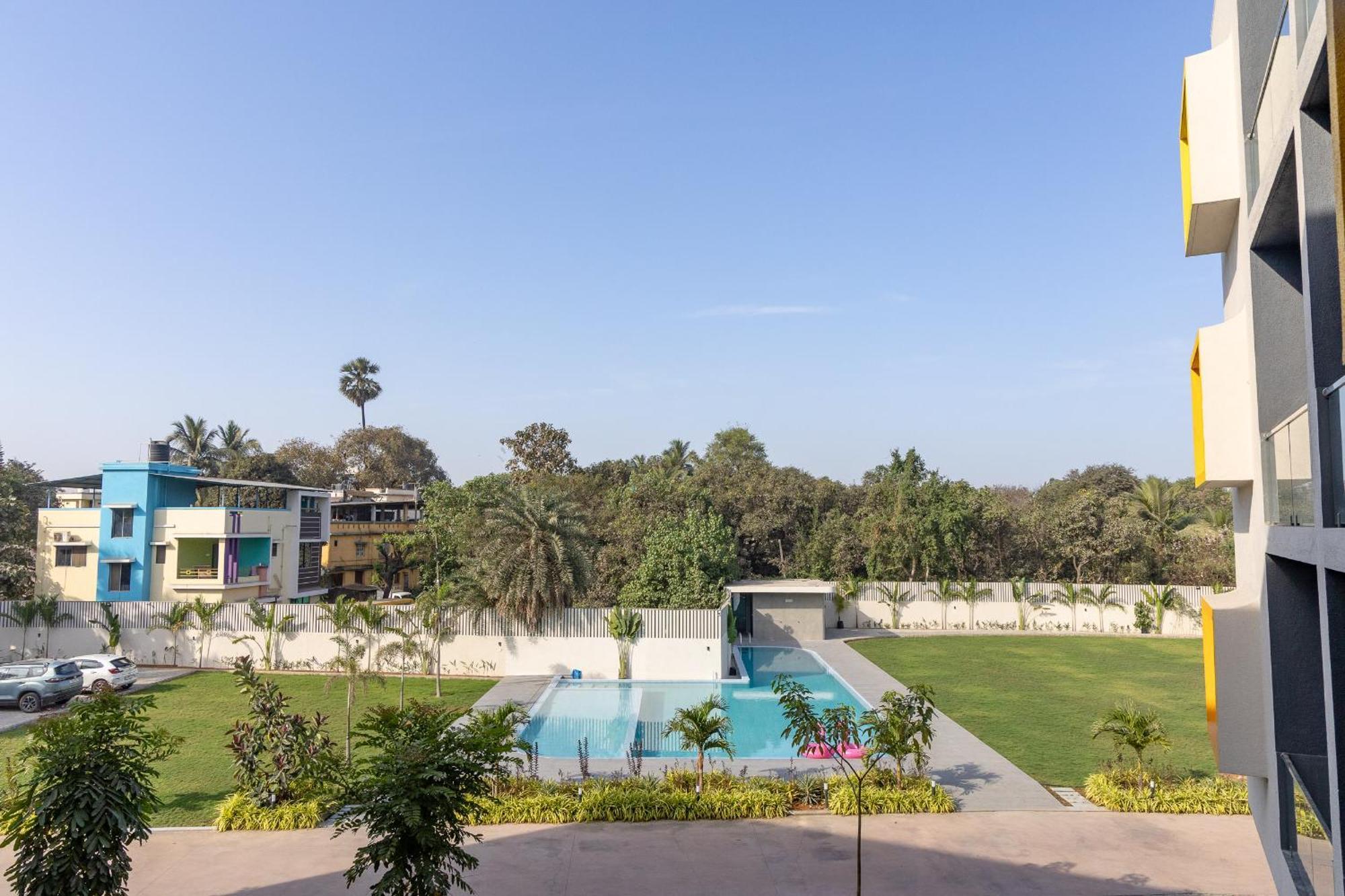 Saavi Suites Daman Exterior foto