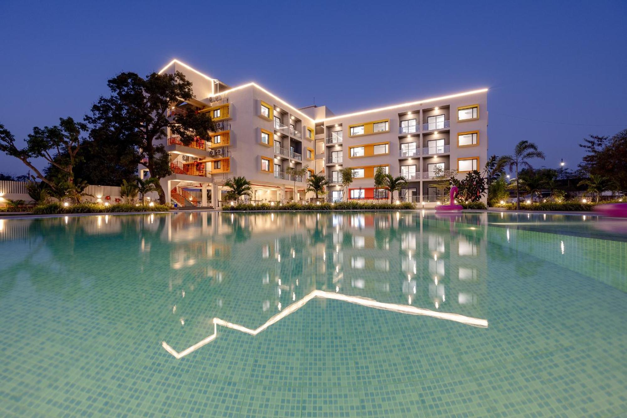 Saavi Suites Daman Exterior foto