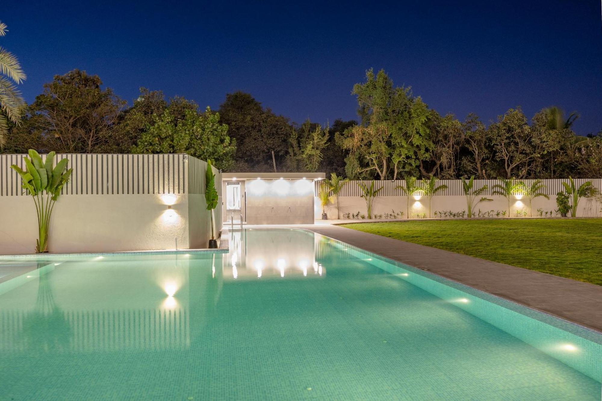 Saavi Suites Daman Exterior foto
