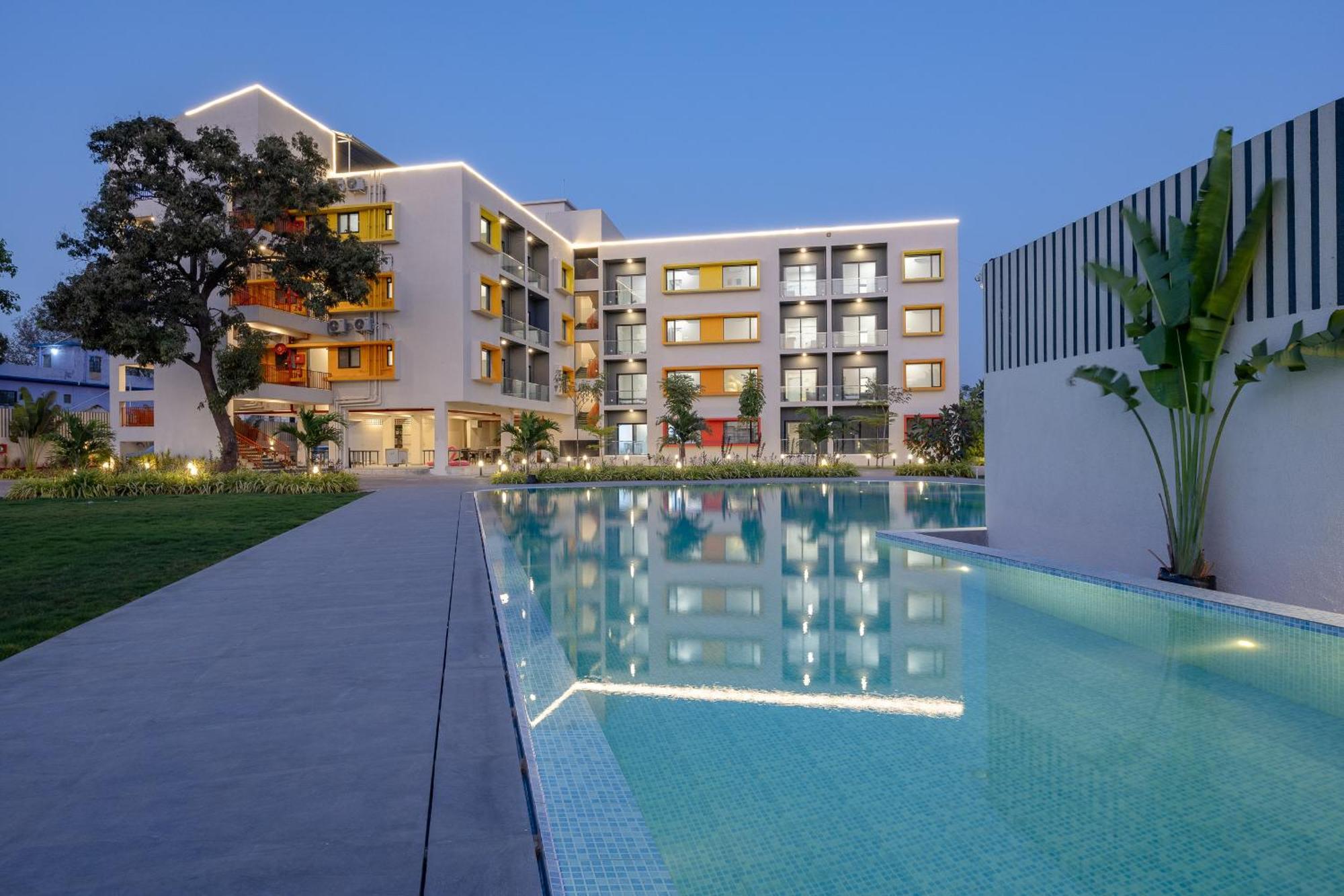 Saavi Suites Daman Exterior foto
